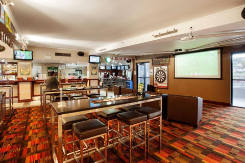 Nightcap at Balaclava Hotel