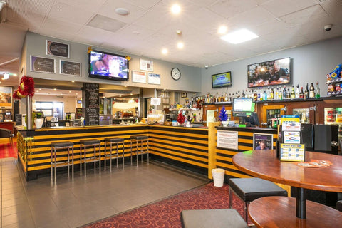 Nightcap at Hendon Hotel