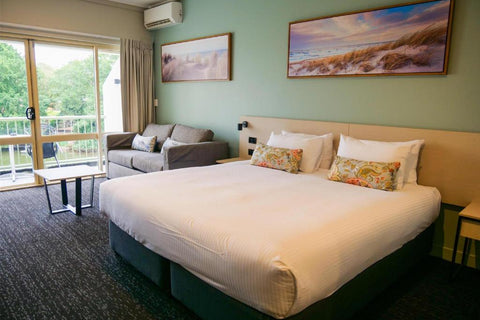 Nightcap at Hinterland Hotel