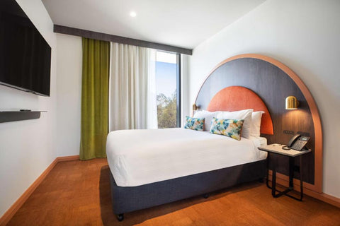 Nightelier Mitchelton (The Brook)