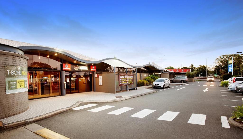 Nightcap at Balaclava Hotel