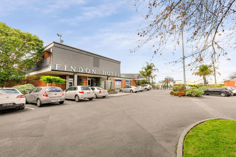 Nightcap at Findon Hotel