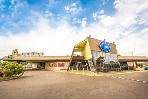 Nightcap at Glengala Hotel