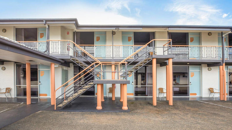 Nightcap at Horse and Jockey Hotel