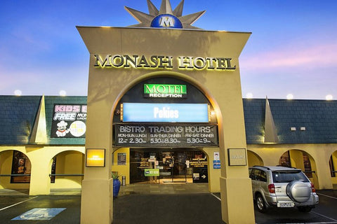 Nightcap at Monash Hotel