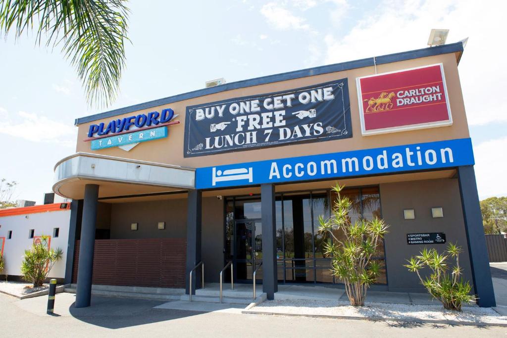 Nightcap at Playford Tavern